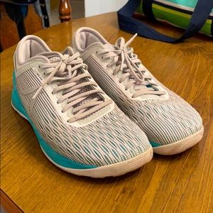 Rebok Women’s tenne shoes